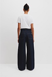 Curved Wide Leg Jean