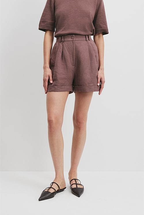 Organically Grown Linen Tuck Front Short