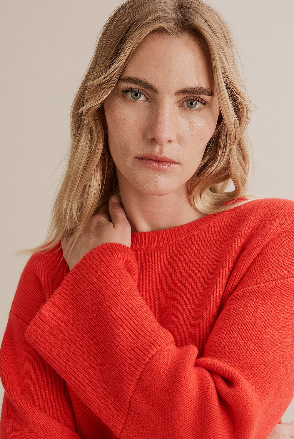 Crew Neck Rib Detail Knit