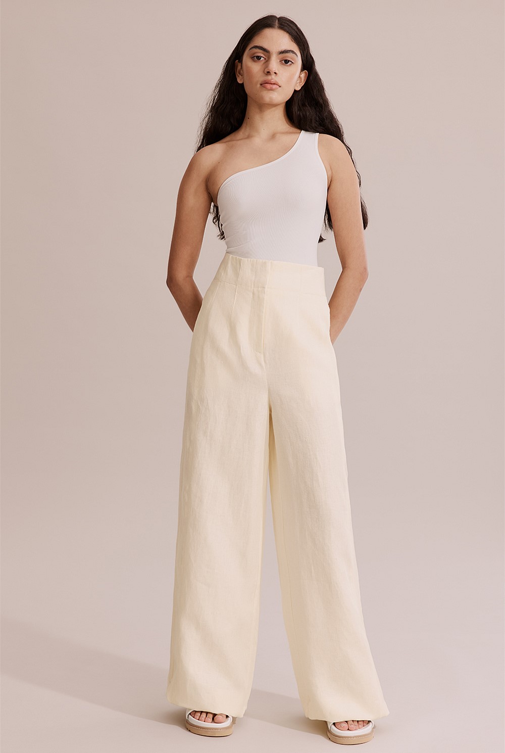 Seamfree One-Shoulder Bodysuit