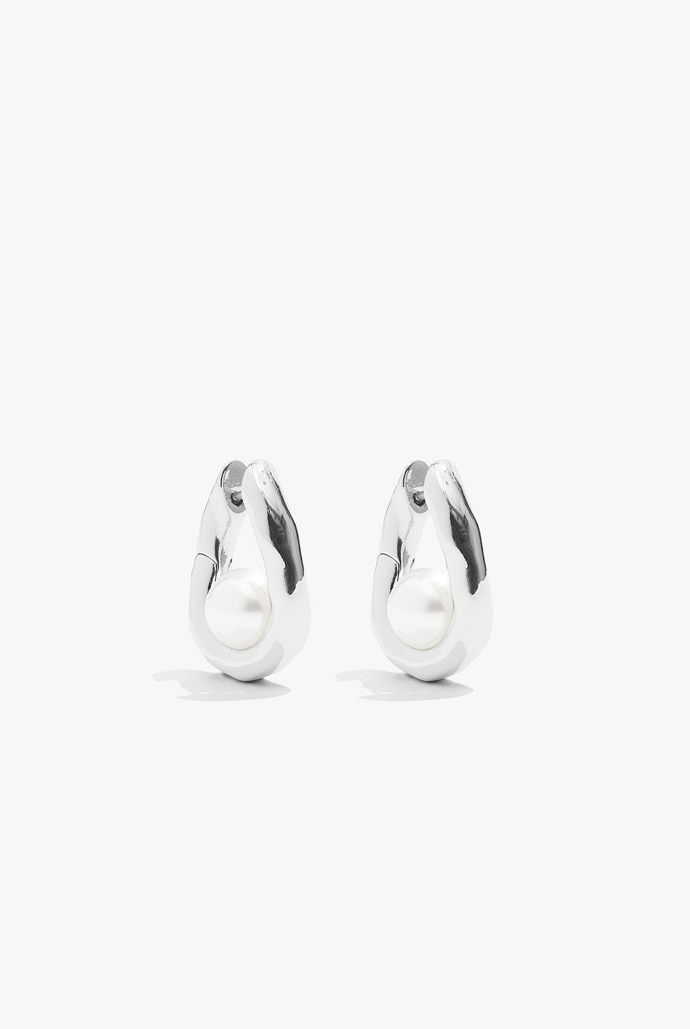 Bonnie Pearl Hoop Earring