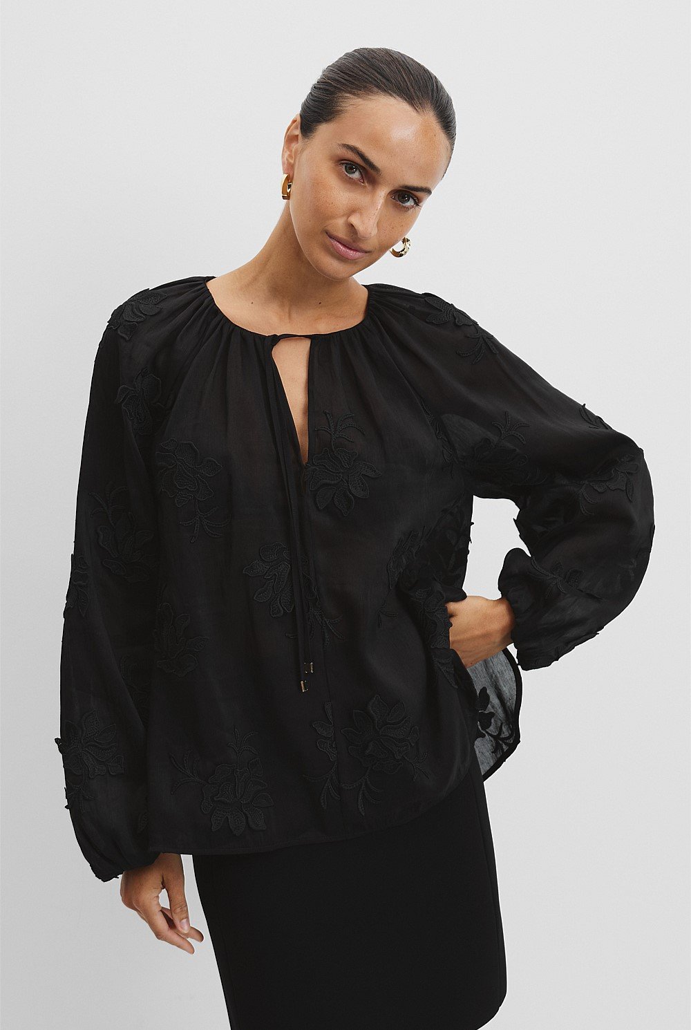 Blouson Applique Blouse