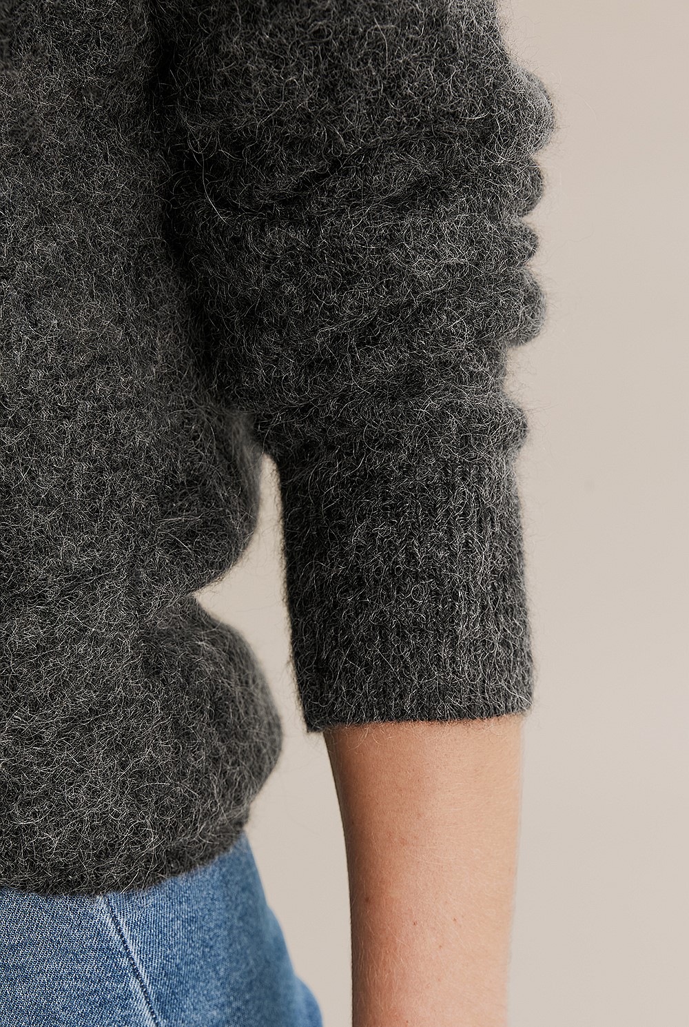 V-Neck Fluffy Pullover