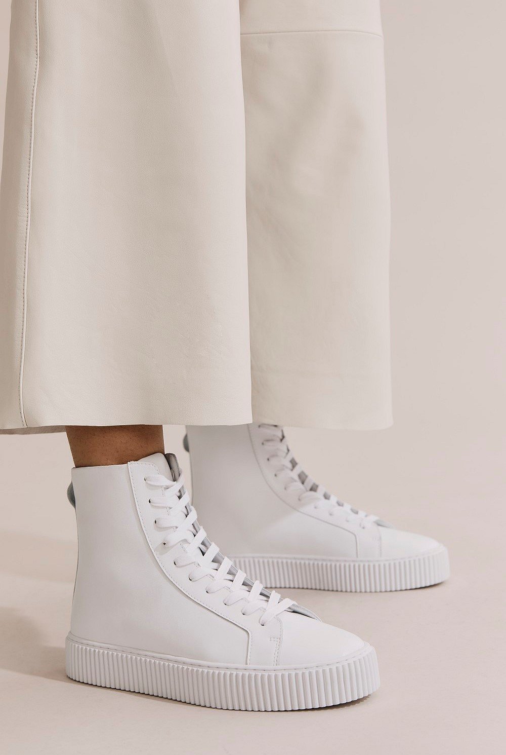 Freya Hi-Top Sneaker