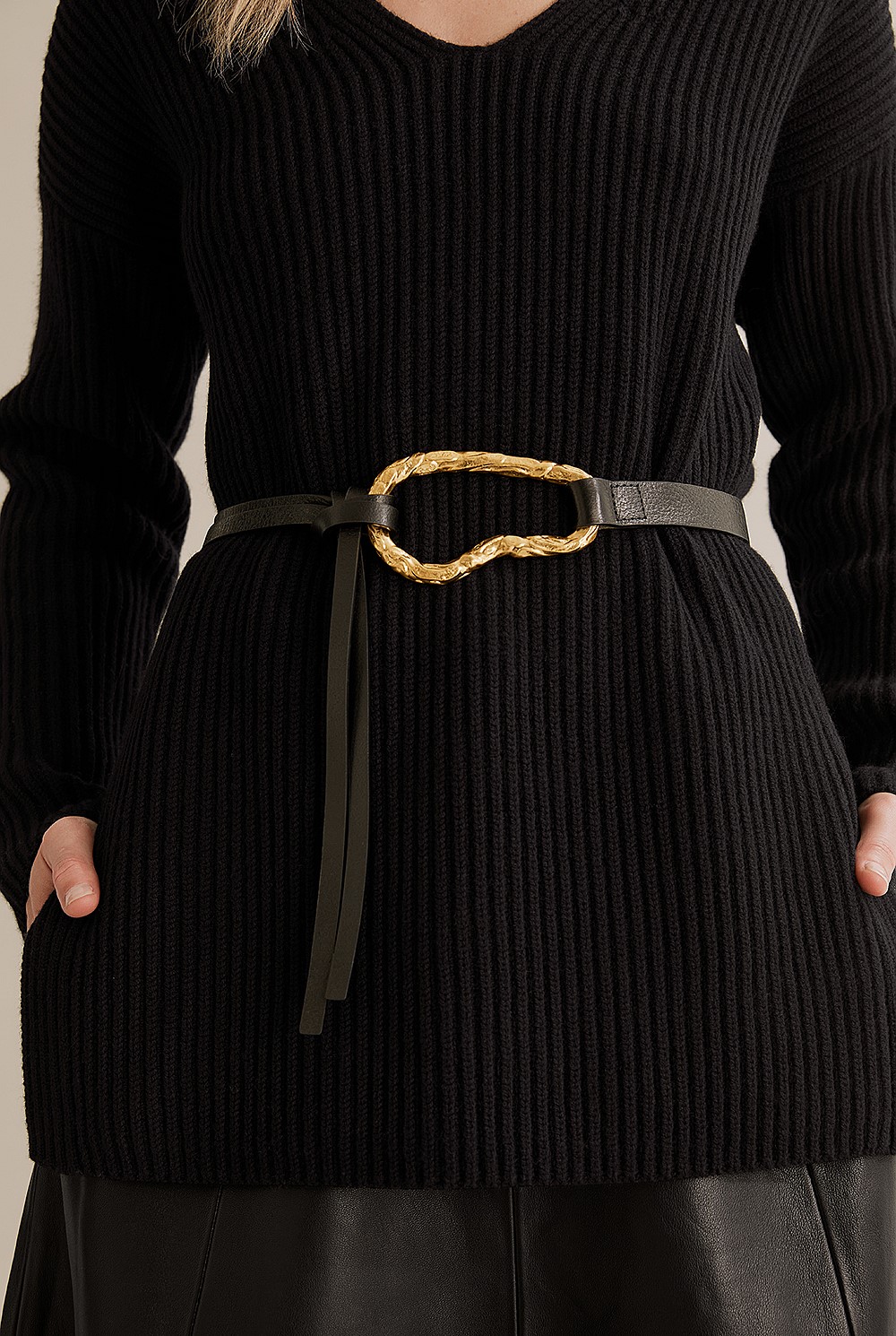 Textured Buckle Tie Belt