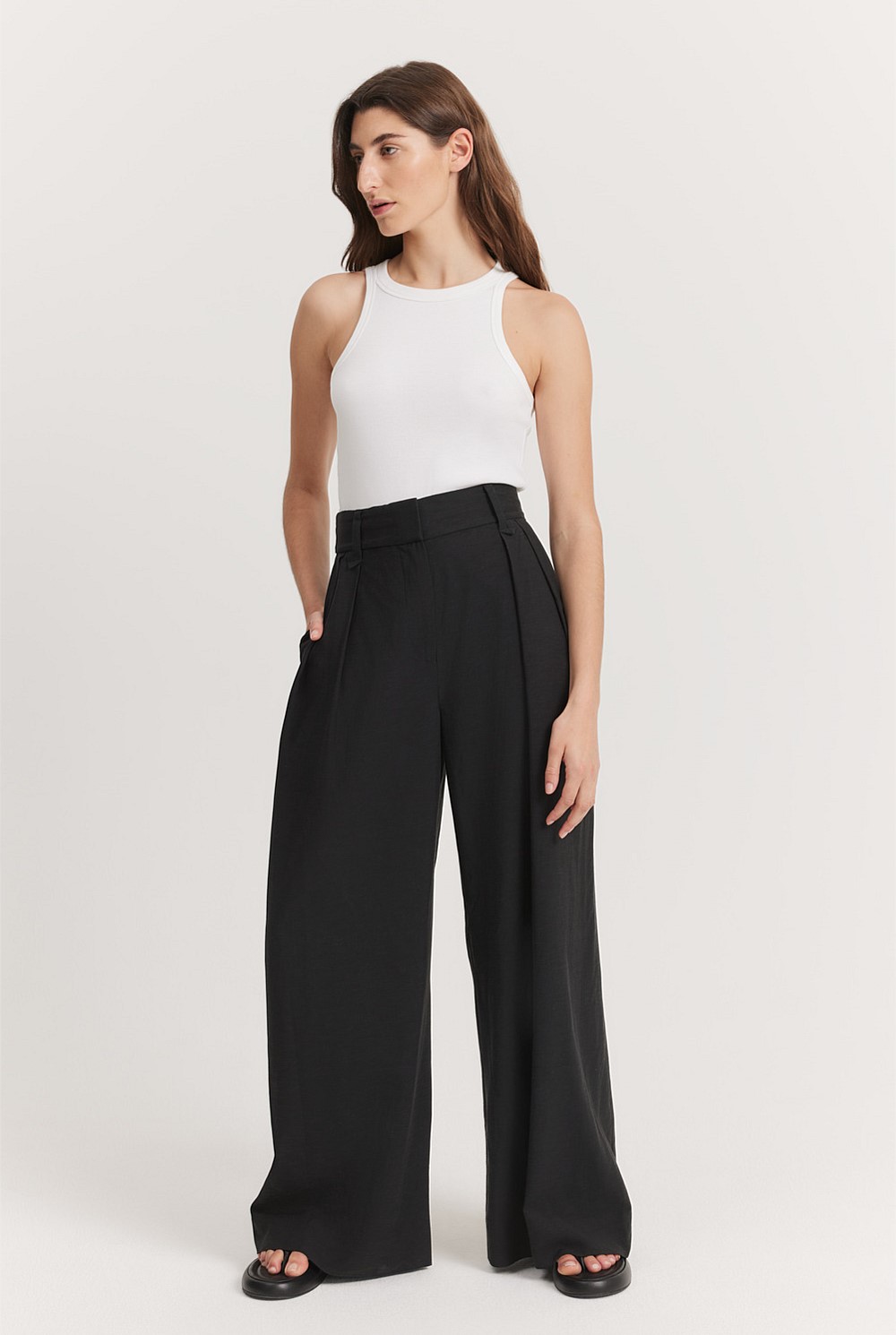 Pleat Detail Pant