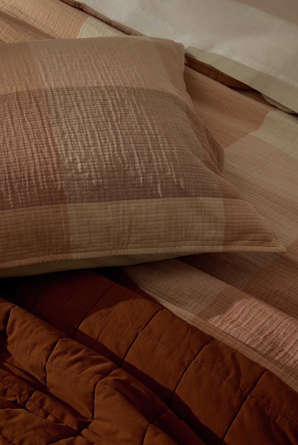 Lucia Pillowcase Pair