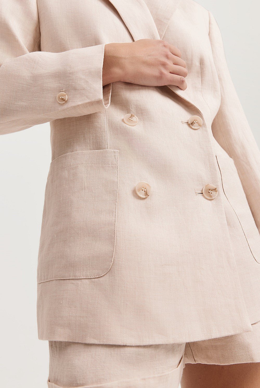 Organically Grown Linen Relaxed Blazer