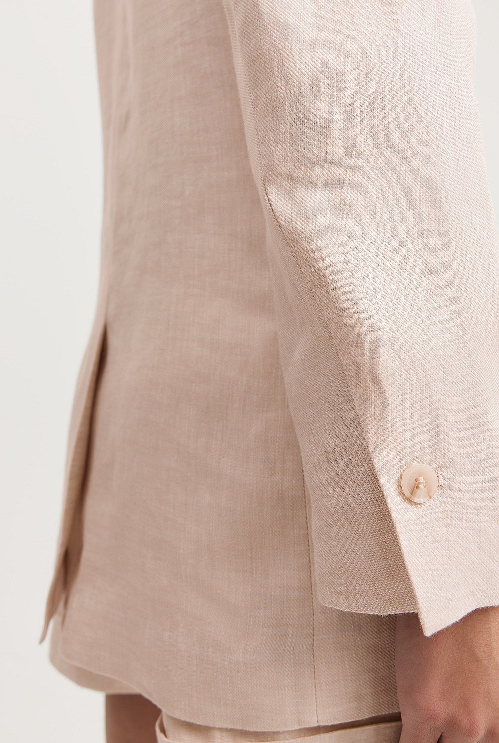 Organically Grown Linen Relaxed Blazer