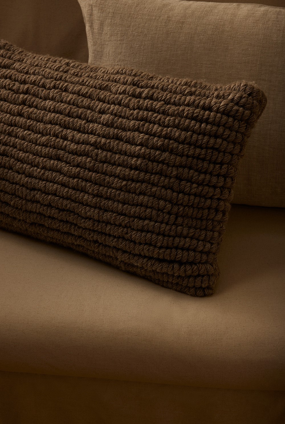 Momo 35x60 Wool Cushion