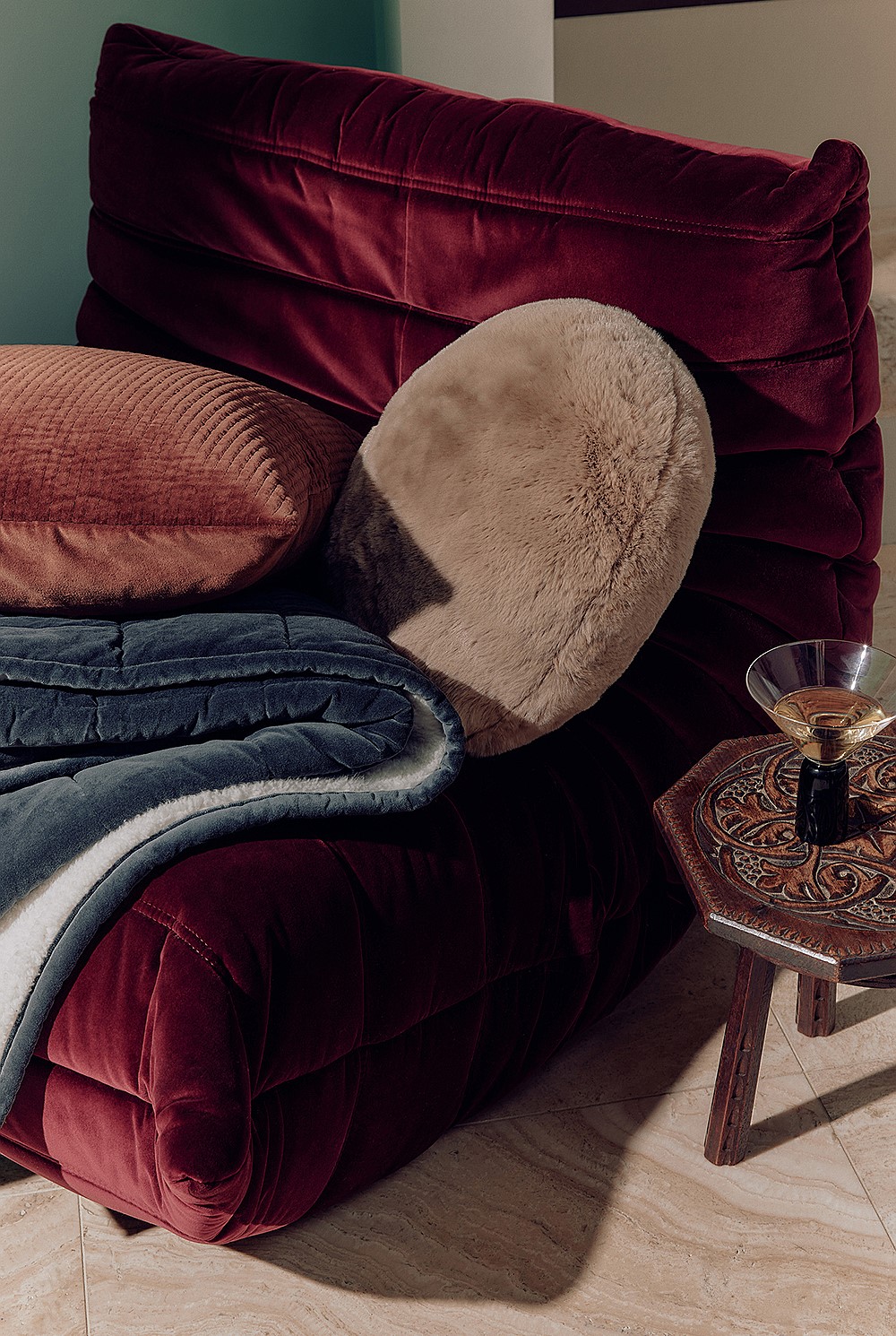 Sarra Velvet Throw