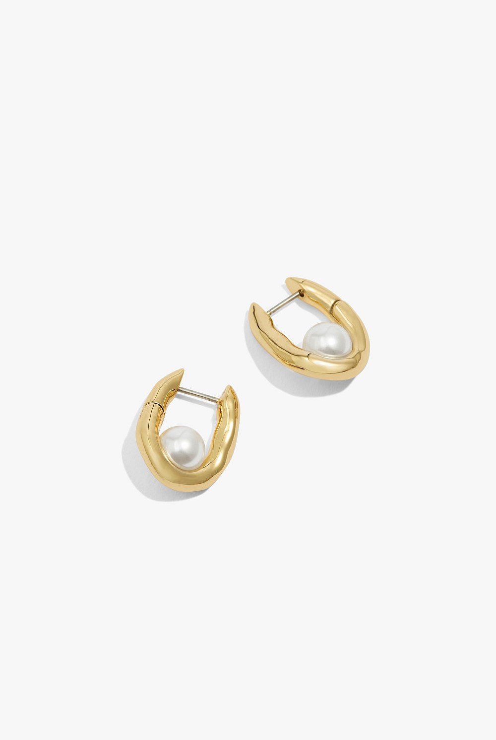 Bonnie Pearl Hoop Earring