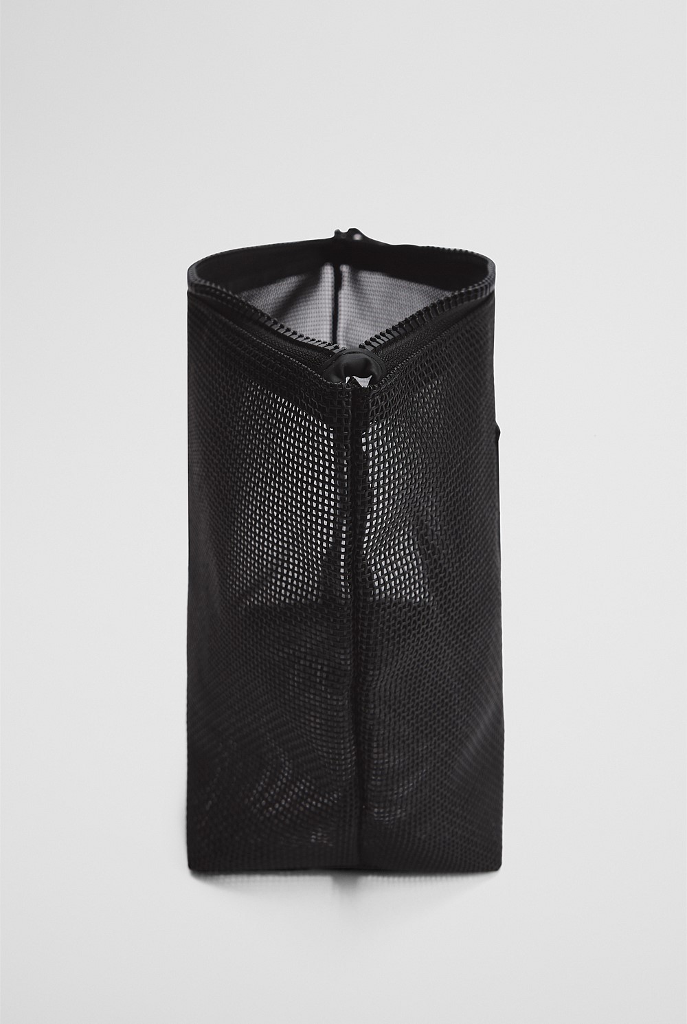 Mesh Tri Cosmetic Case