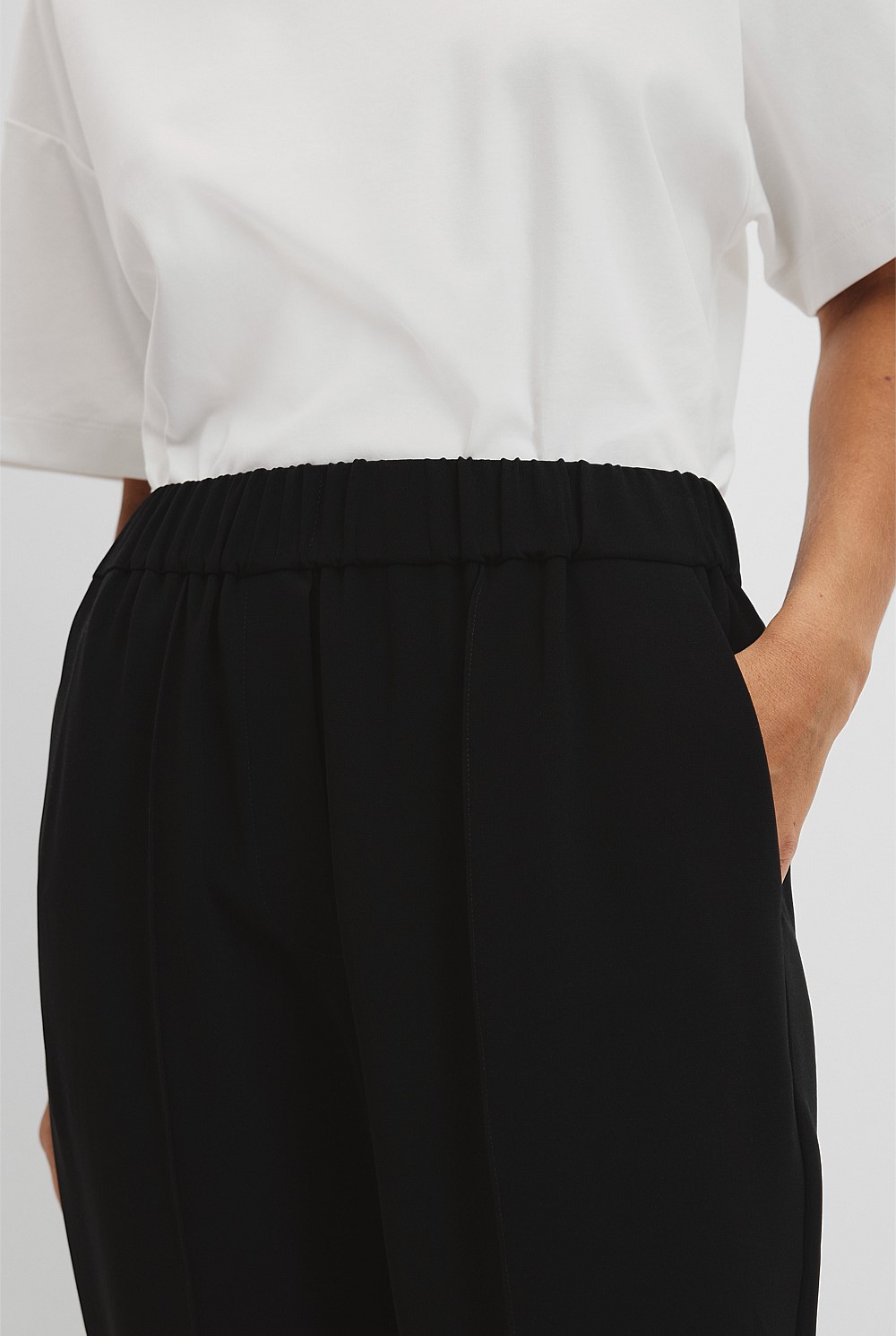 Pleated Tapered Pant