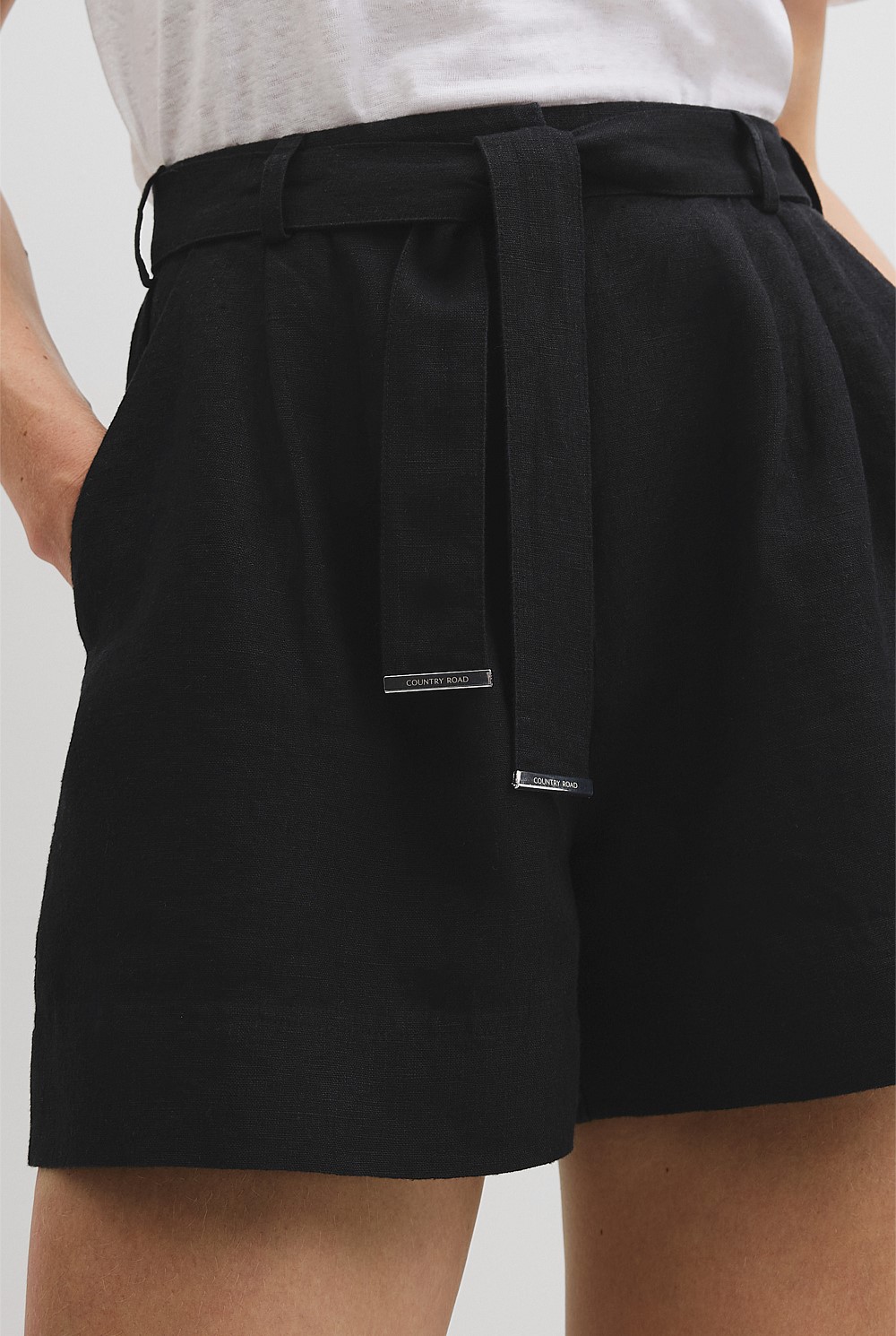 Organically Grown Linen Tuck Front Short