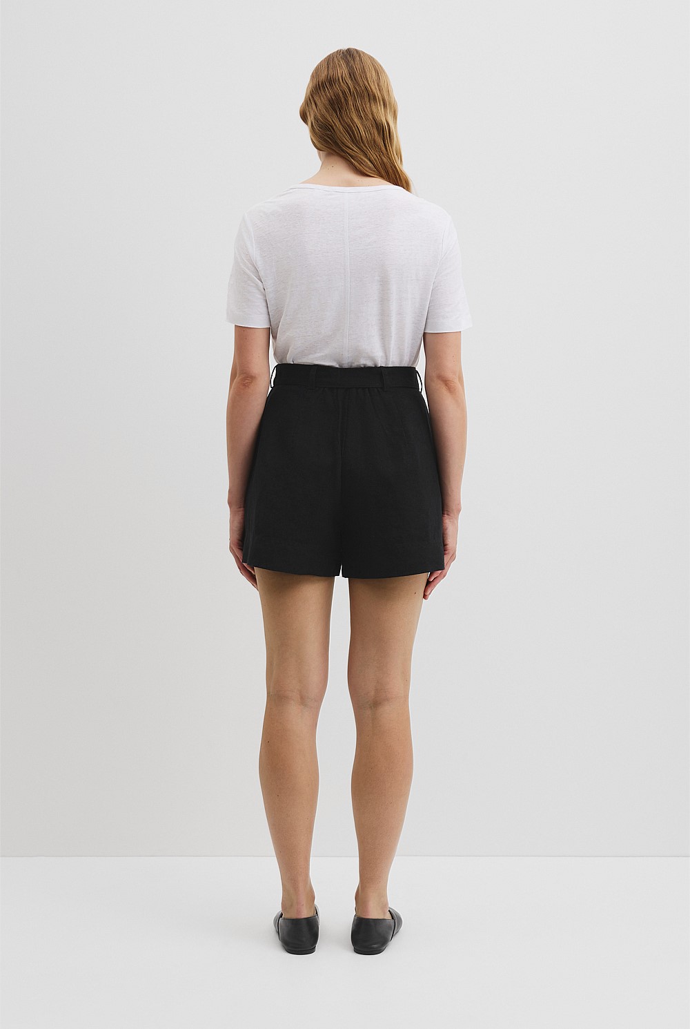 Organically Grown Linen Tuck Front Short