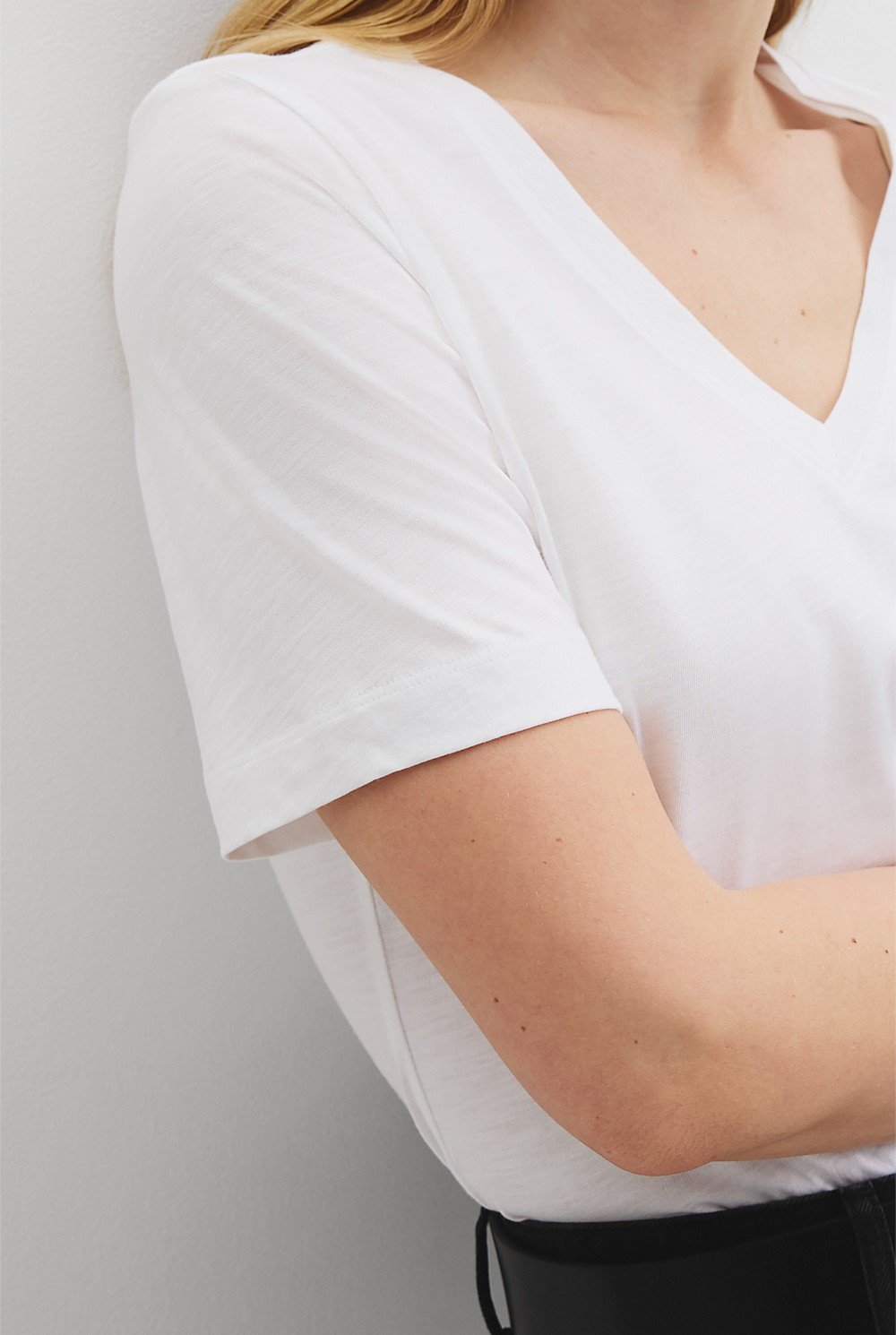 Australian Good Earth Cotton Short Sleeve V-Neck T-Shirt