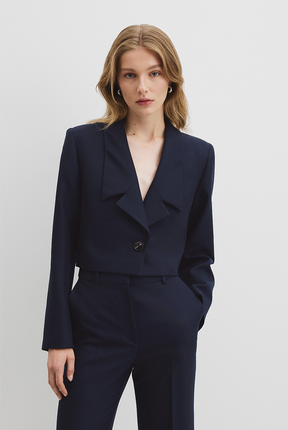 Cropped Lapel Blazer