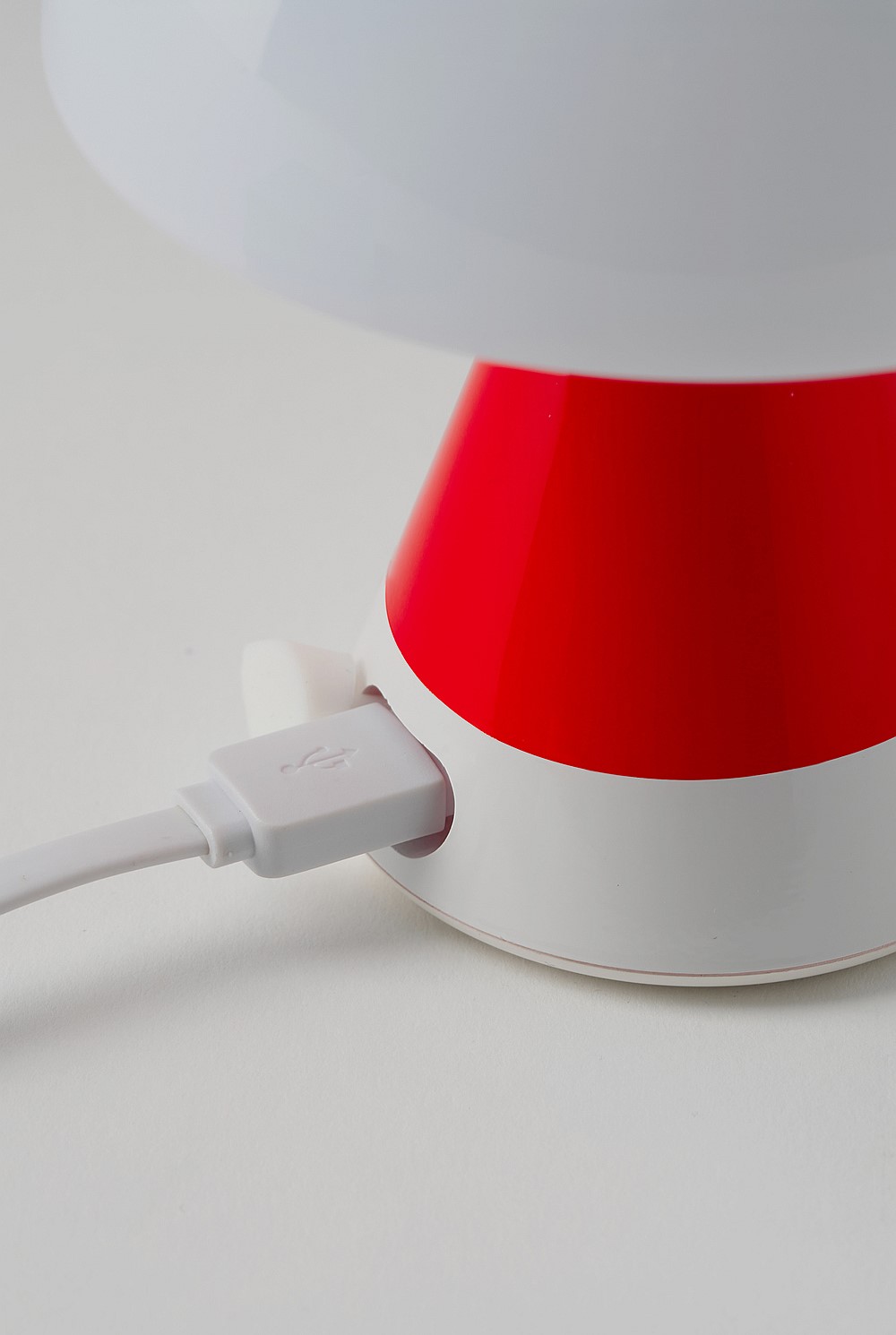 Mina M Medium Portable Led Lamp Pantone -2035 Red