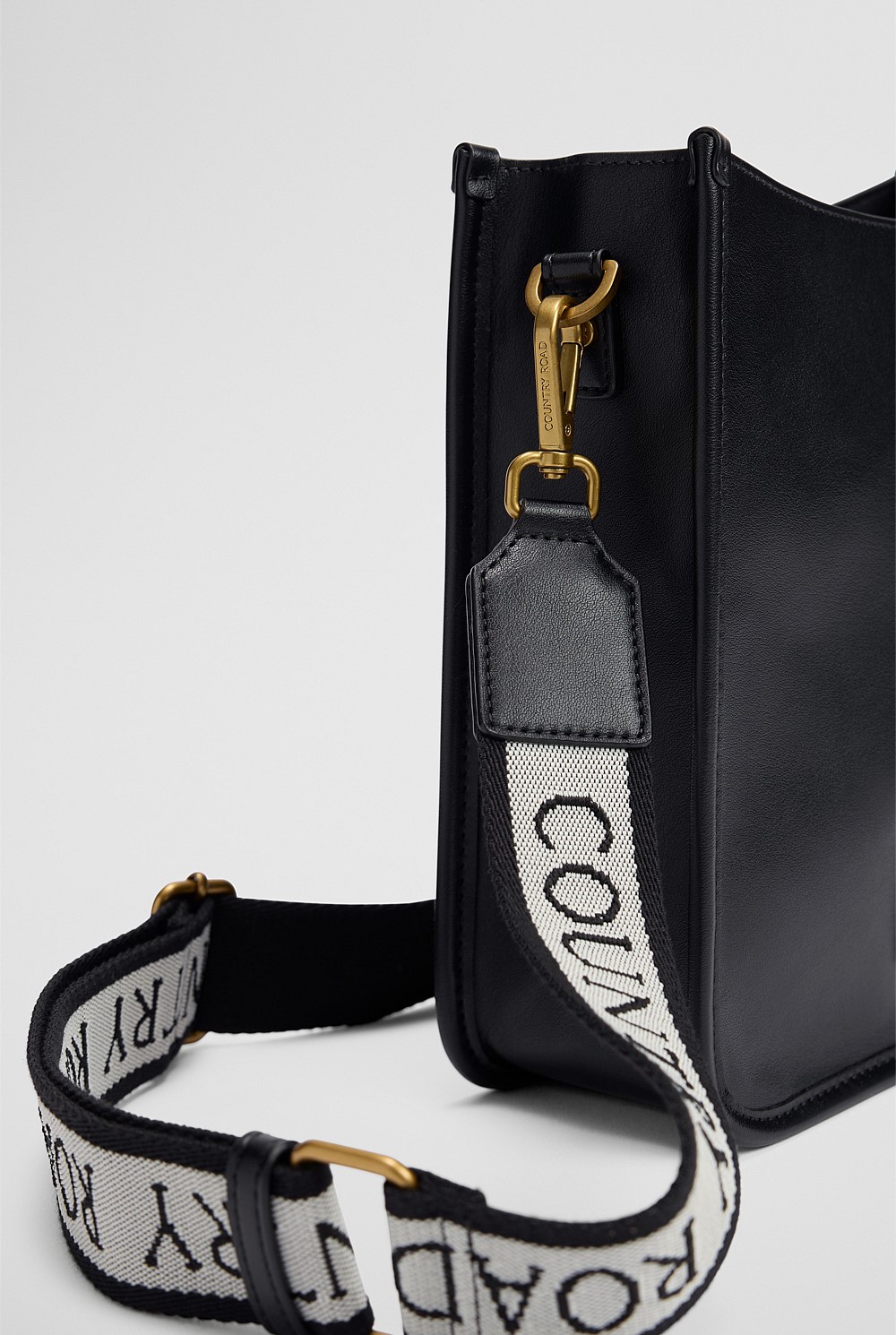 Pippa Crossbody