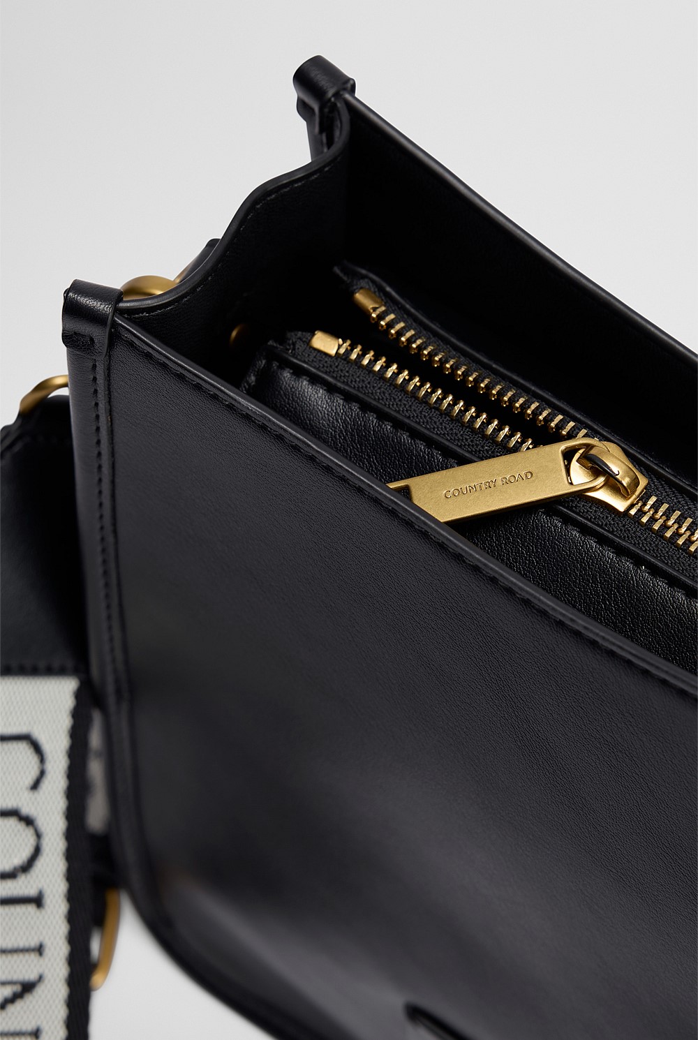Pippa Crossbody