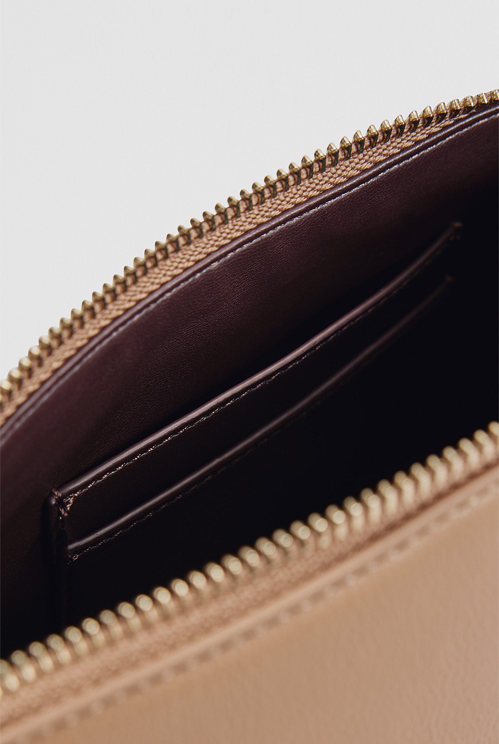 CR Essential Pouch