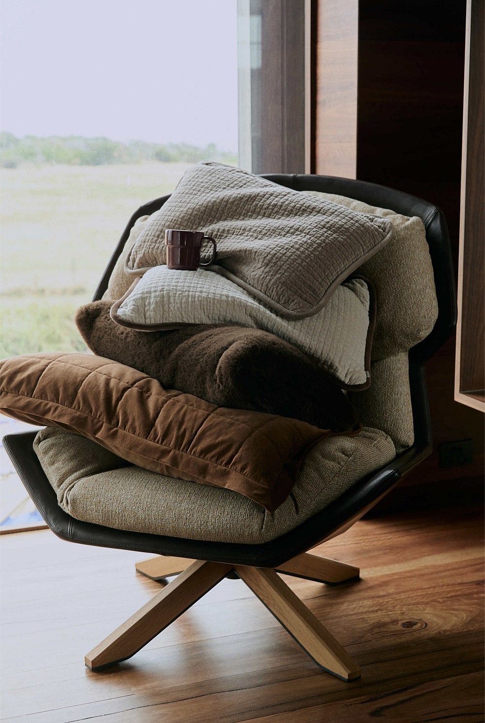 Suri 40x60 Cushion