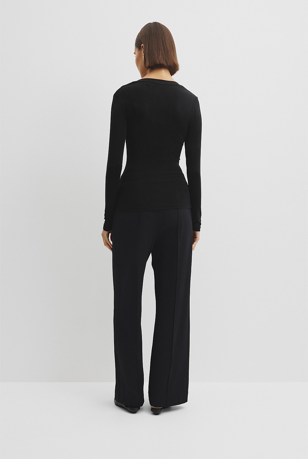 Cupro Rib V-Neck Neck Top