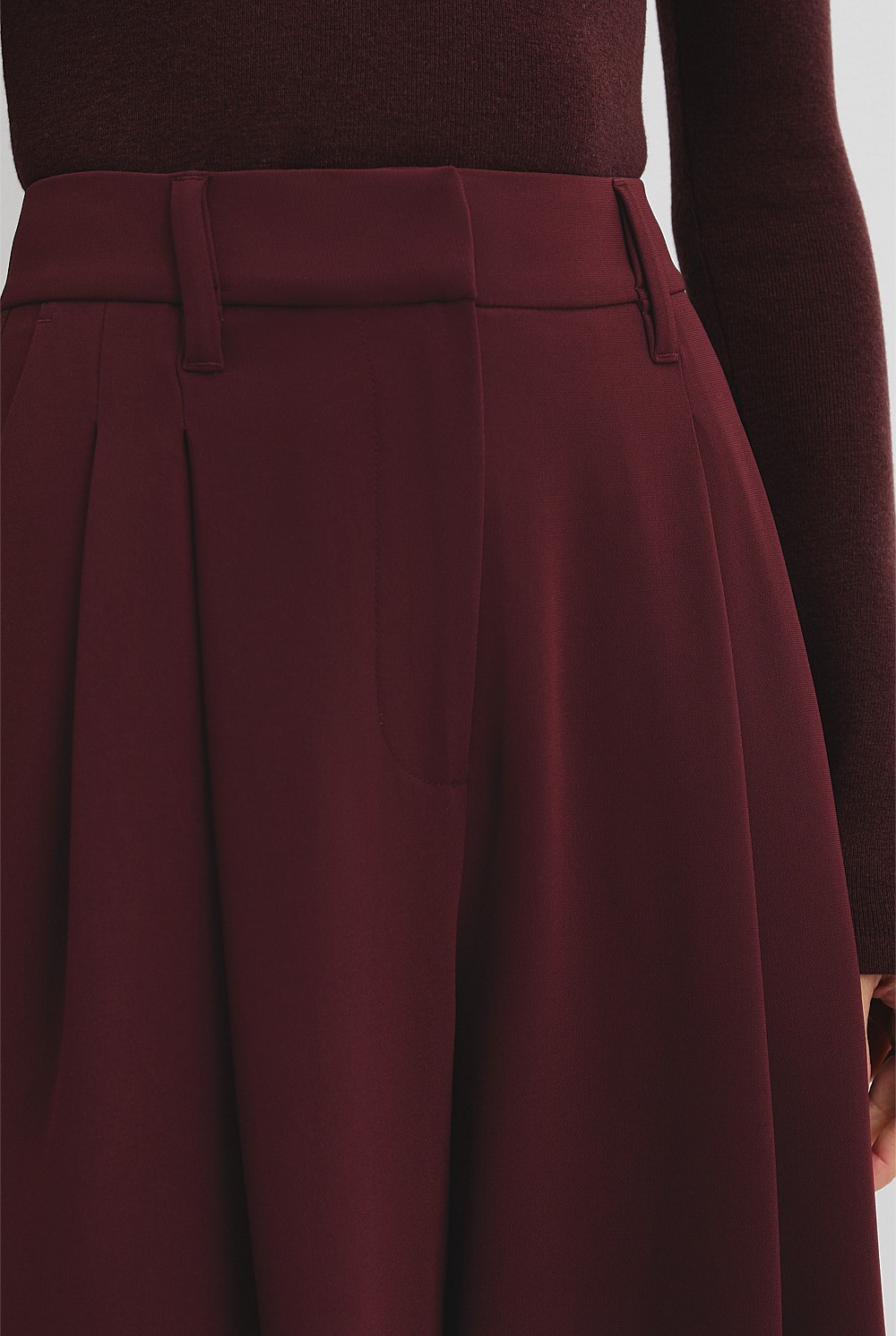 Soft Pleat Pant