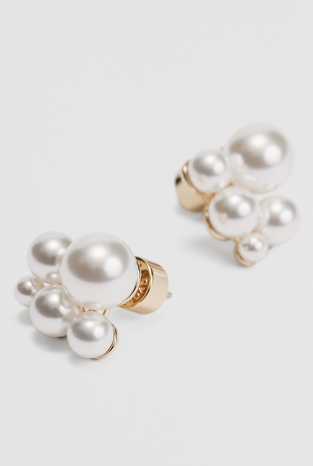 Ariel Pearl Stud Earring