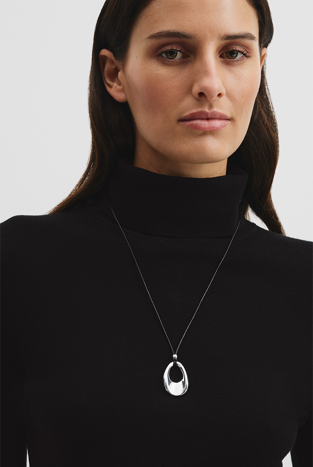 Pia Necklace