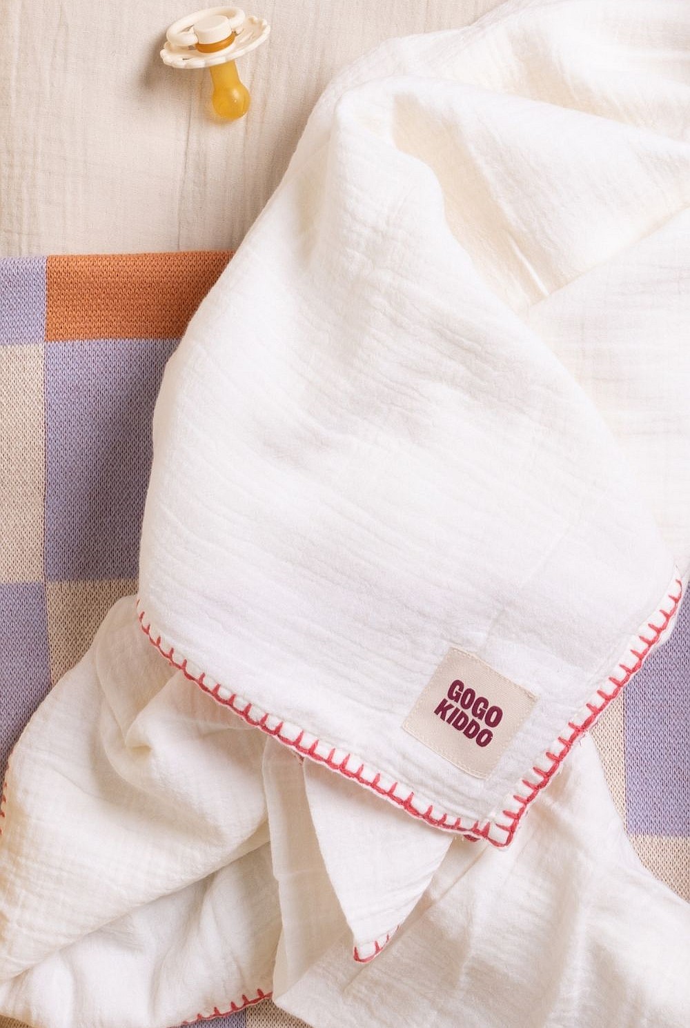 Light And Breathable Muslin Swaddle Wrap - Ivory/pink